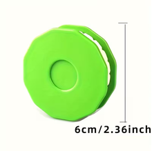 Load image into Gallery viewer, Easy to use portable bicycle chain maintenance tool
